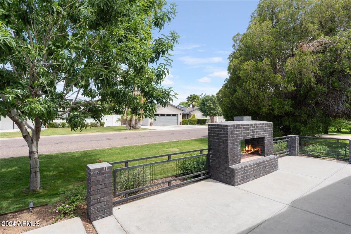 3801 E HEATHERBRAE Drive