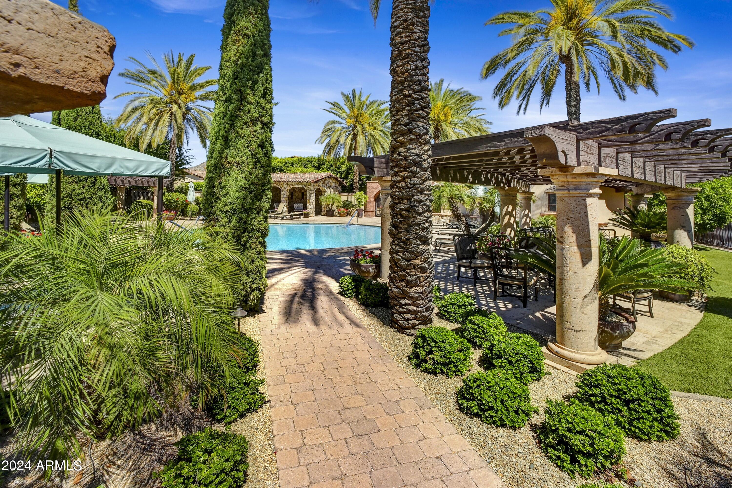 4949 E LINCOLN Drive # 13