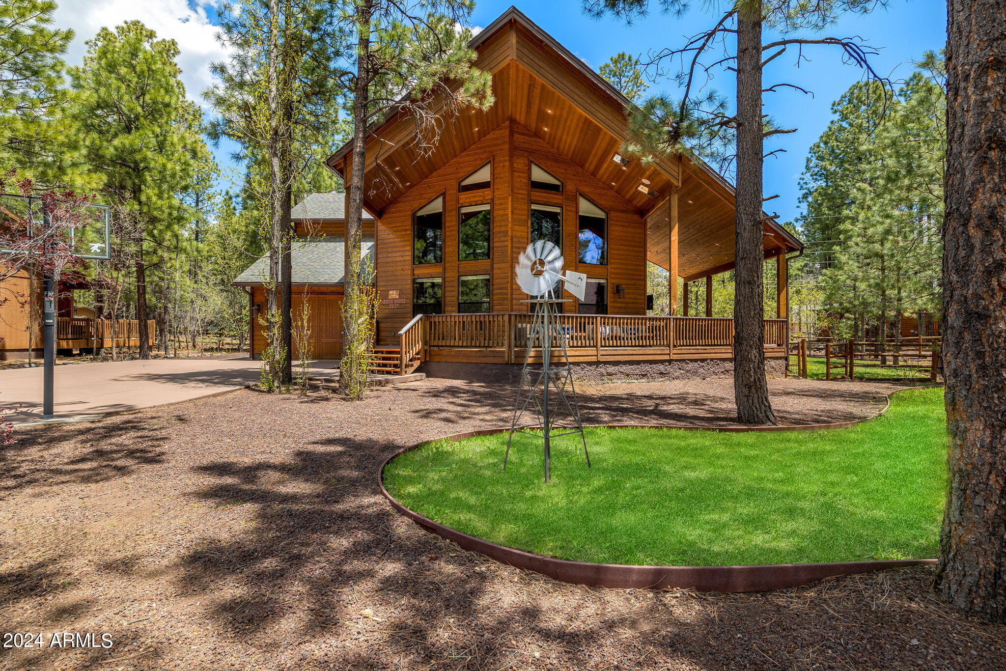 3027 Chestnut Circle