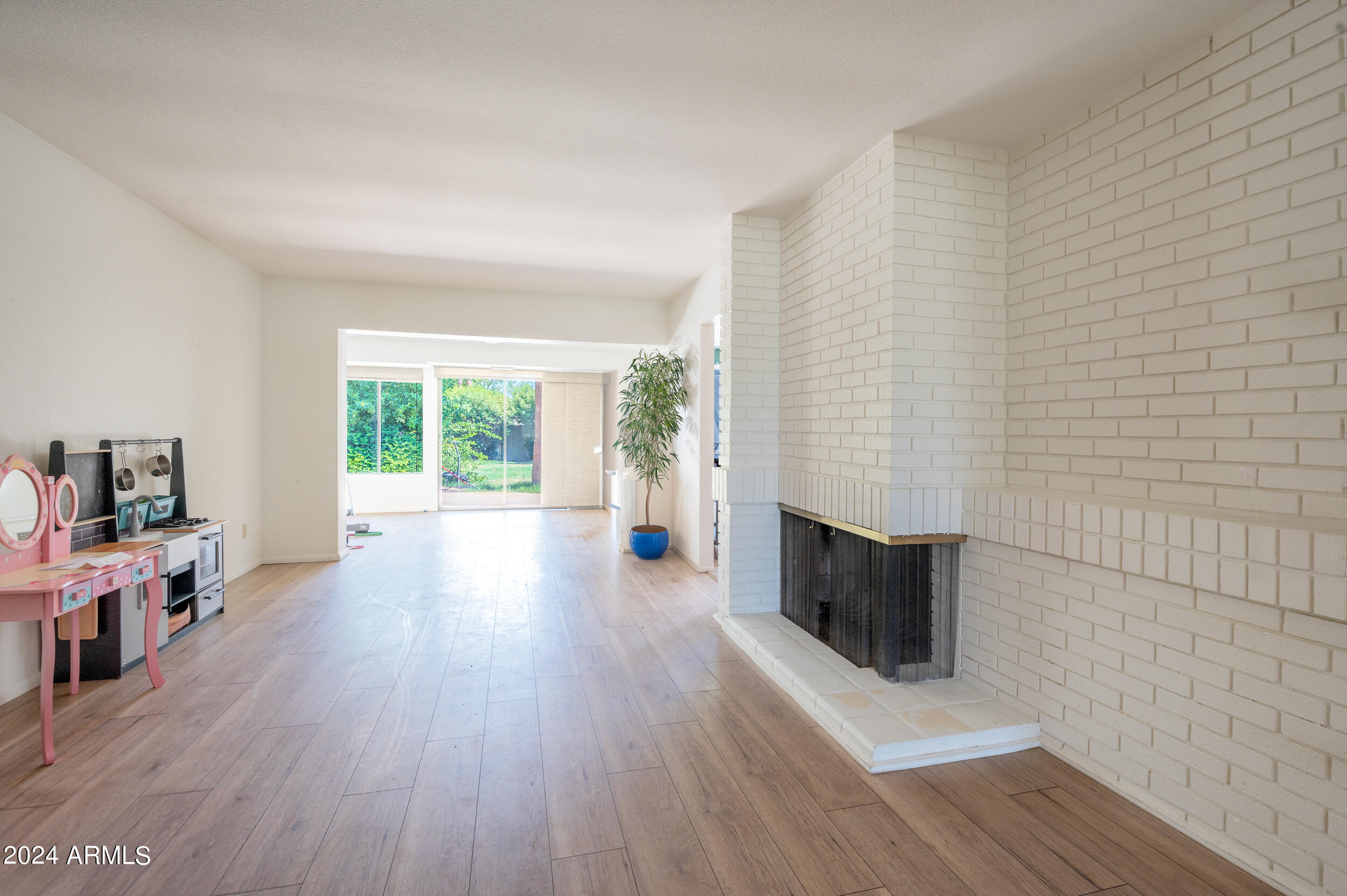 8650 E CLYDESDALE Trail
