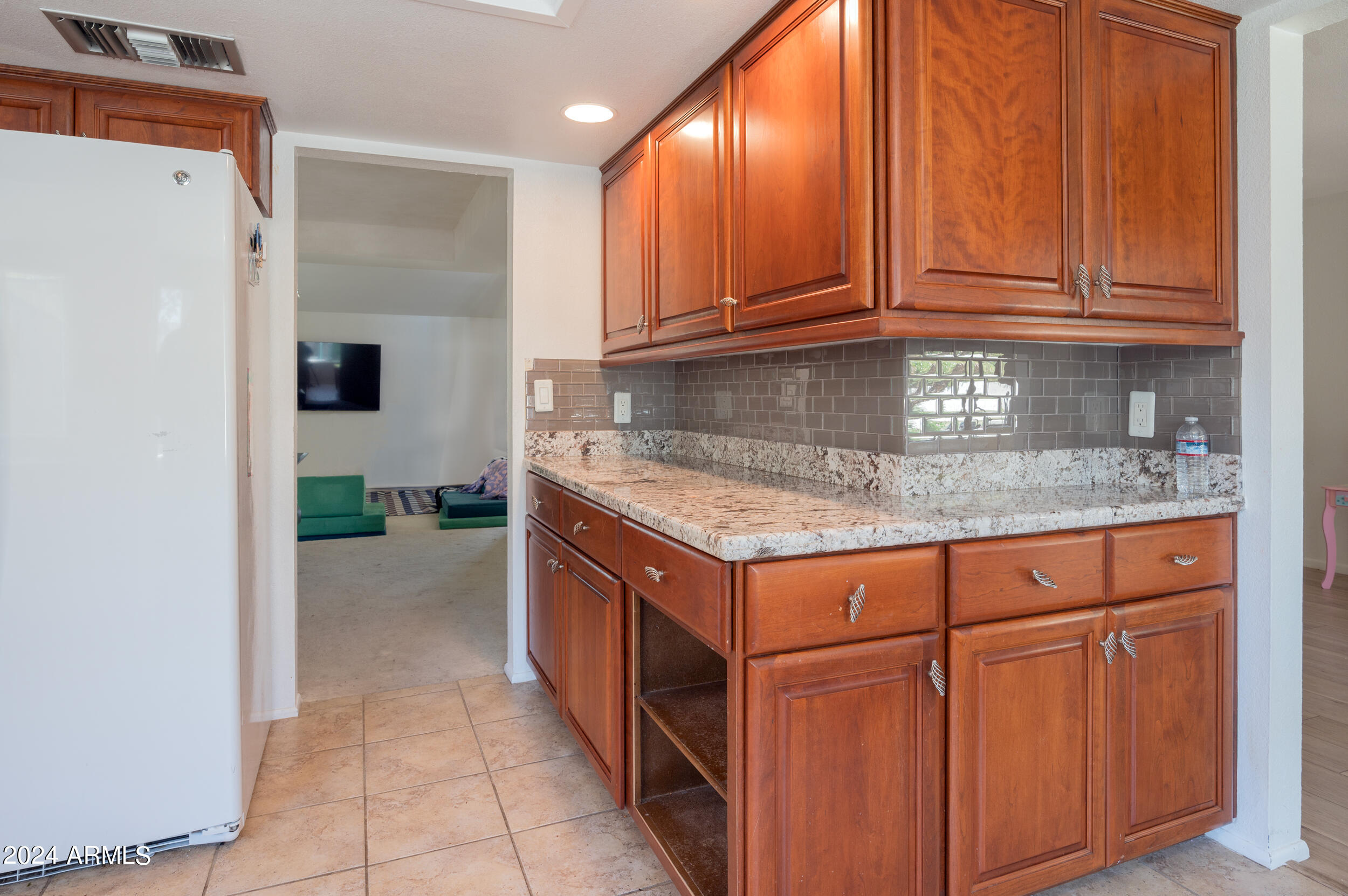 8650 E CLYDESDALE Trail