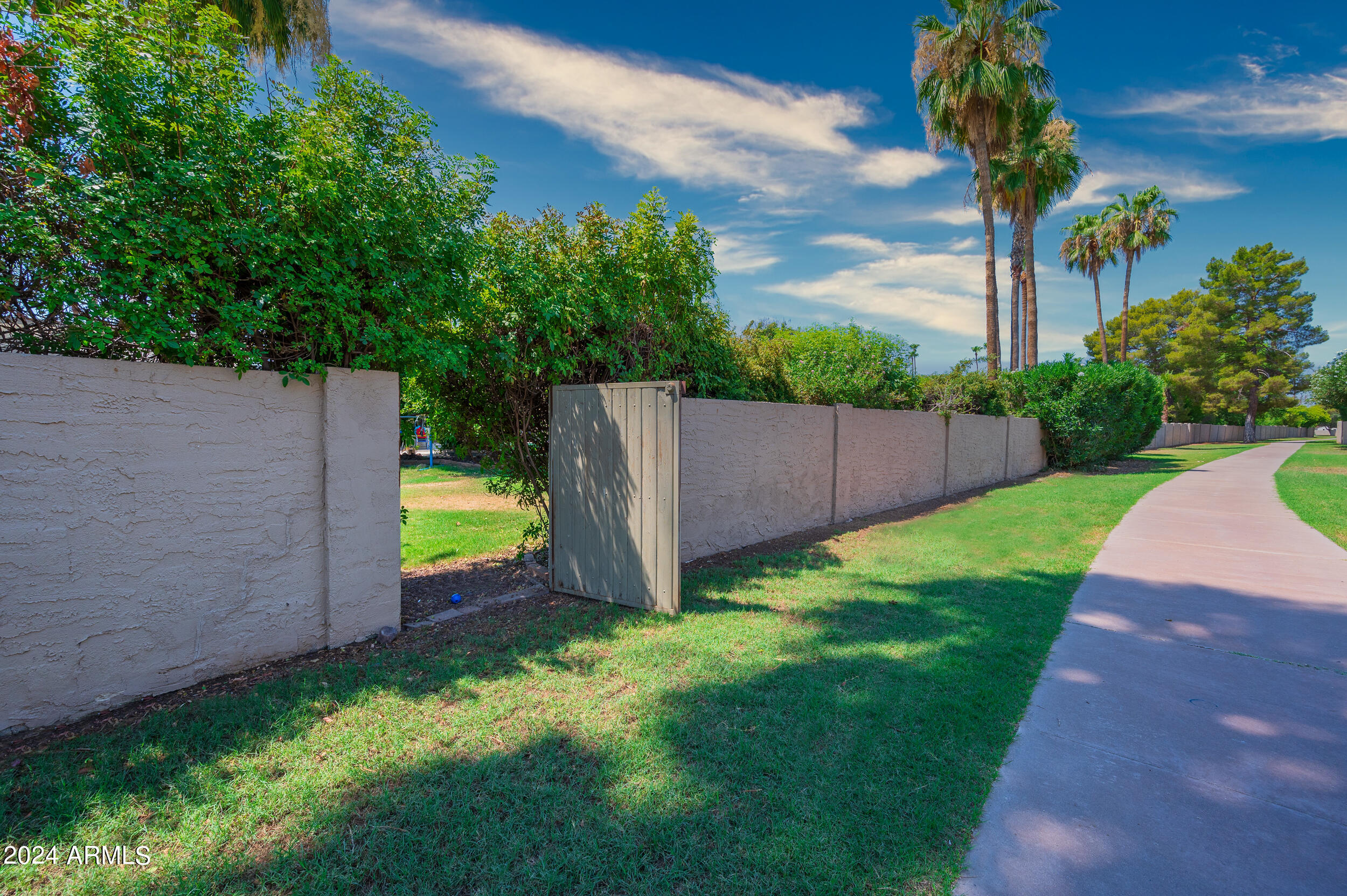 8650 E CLYDESDALE Trail