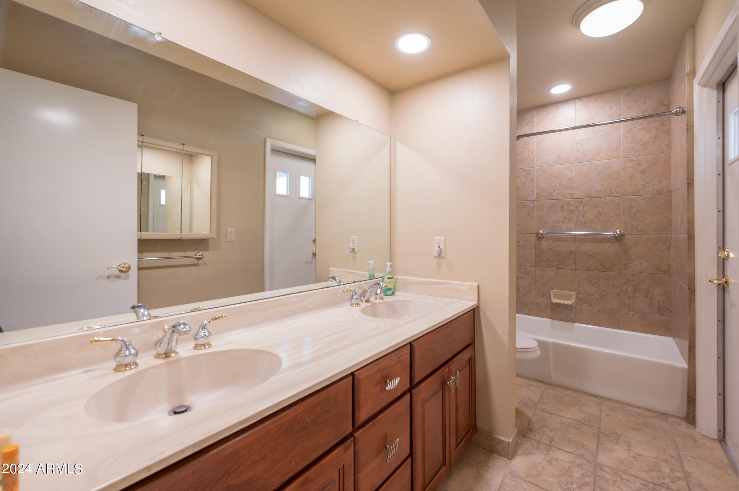 8650 E CLYDESDALE Trail