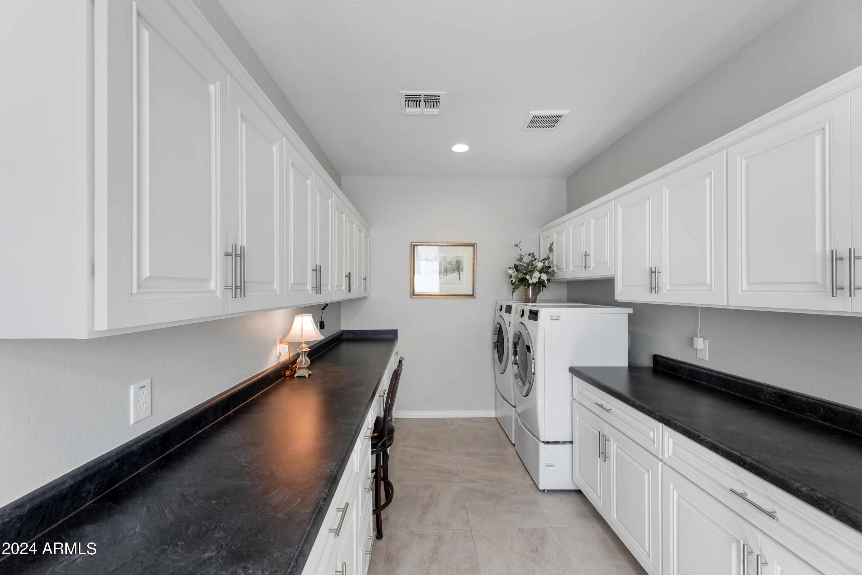 225 E LIME Court