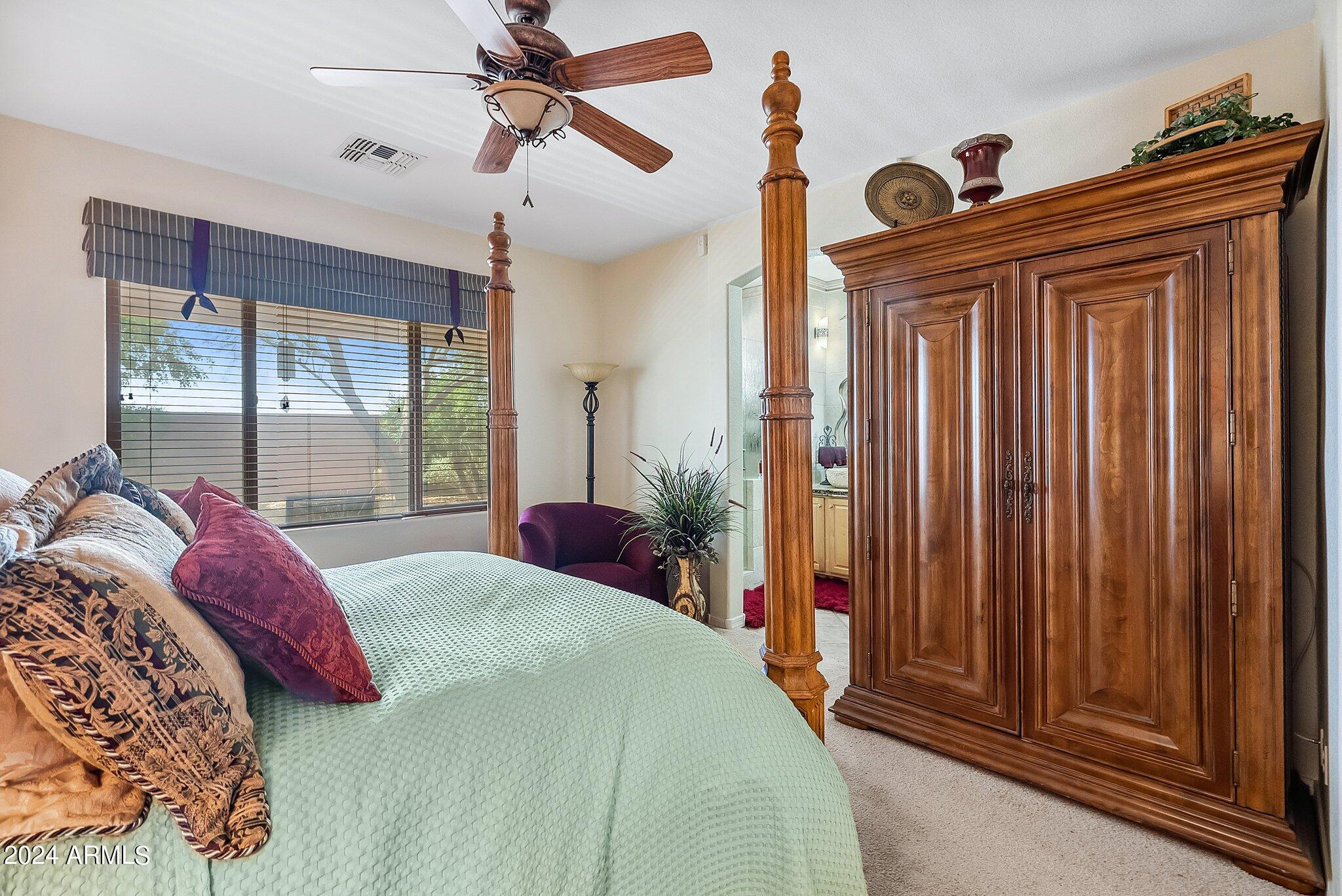 3211 E GLENEAGLE Drive
