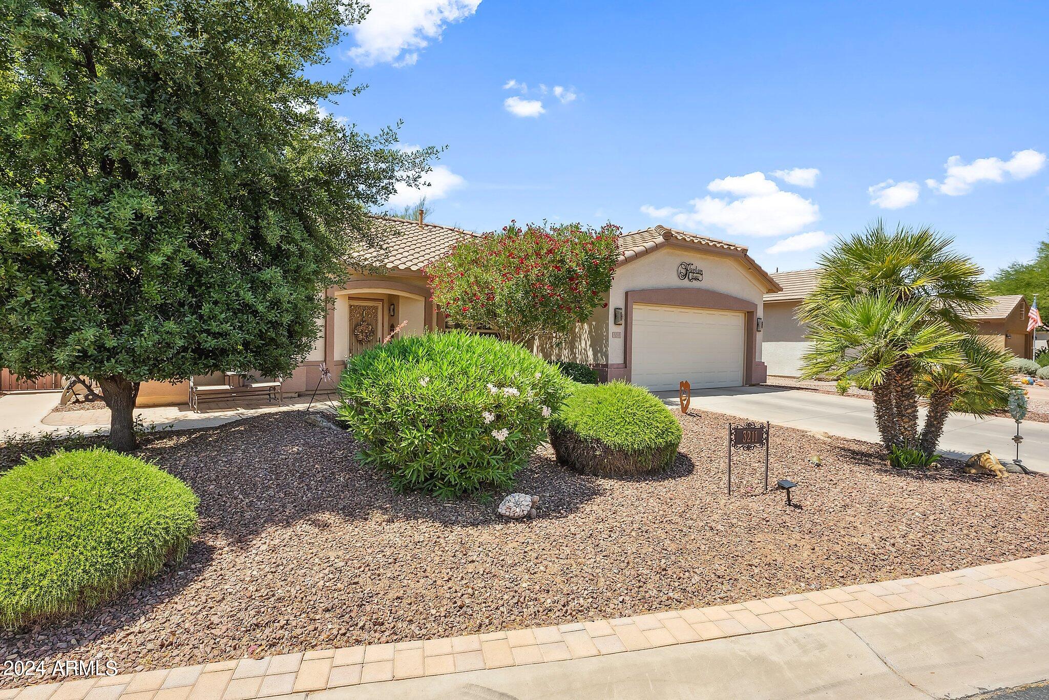3211 E GLENEAGLE Drive