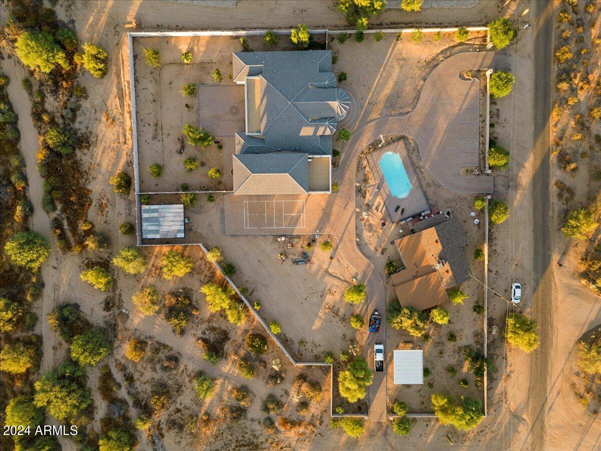 7800 E Dale Lane