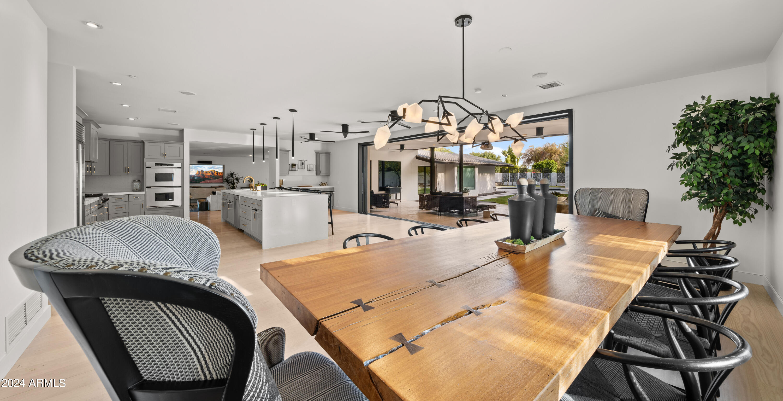 7501 E CHOLLA Lane