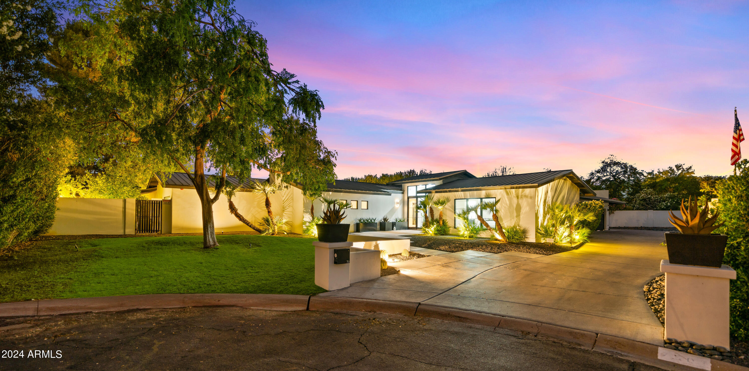 7501 E CHOLLA Lane