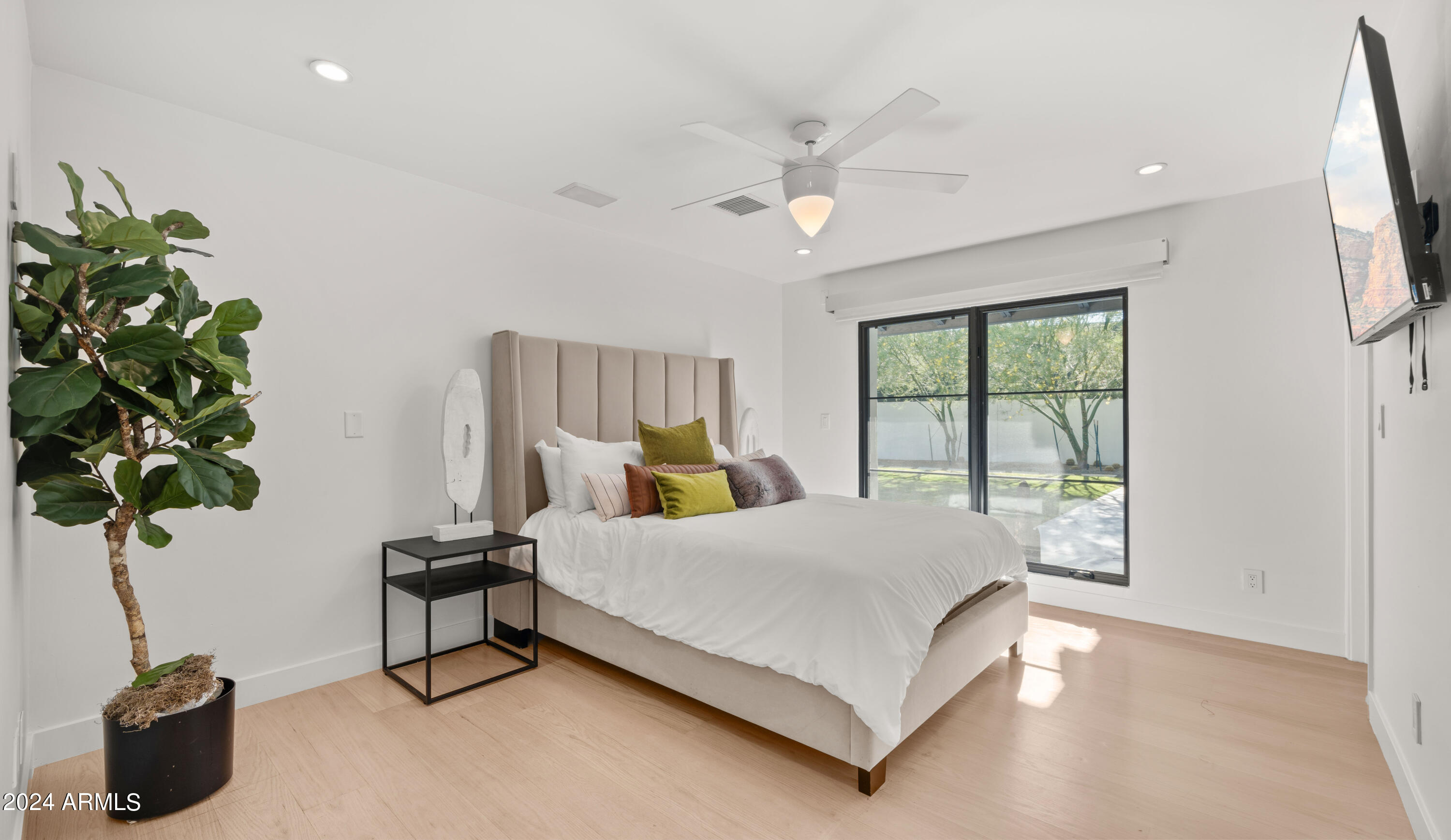 7501 E CHOLLA Lane