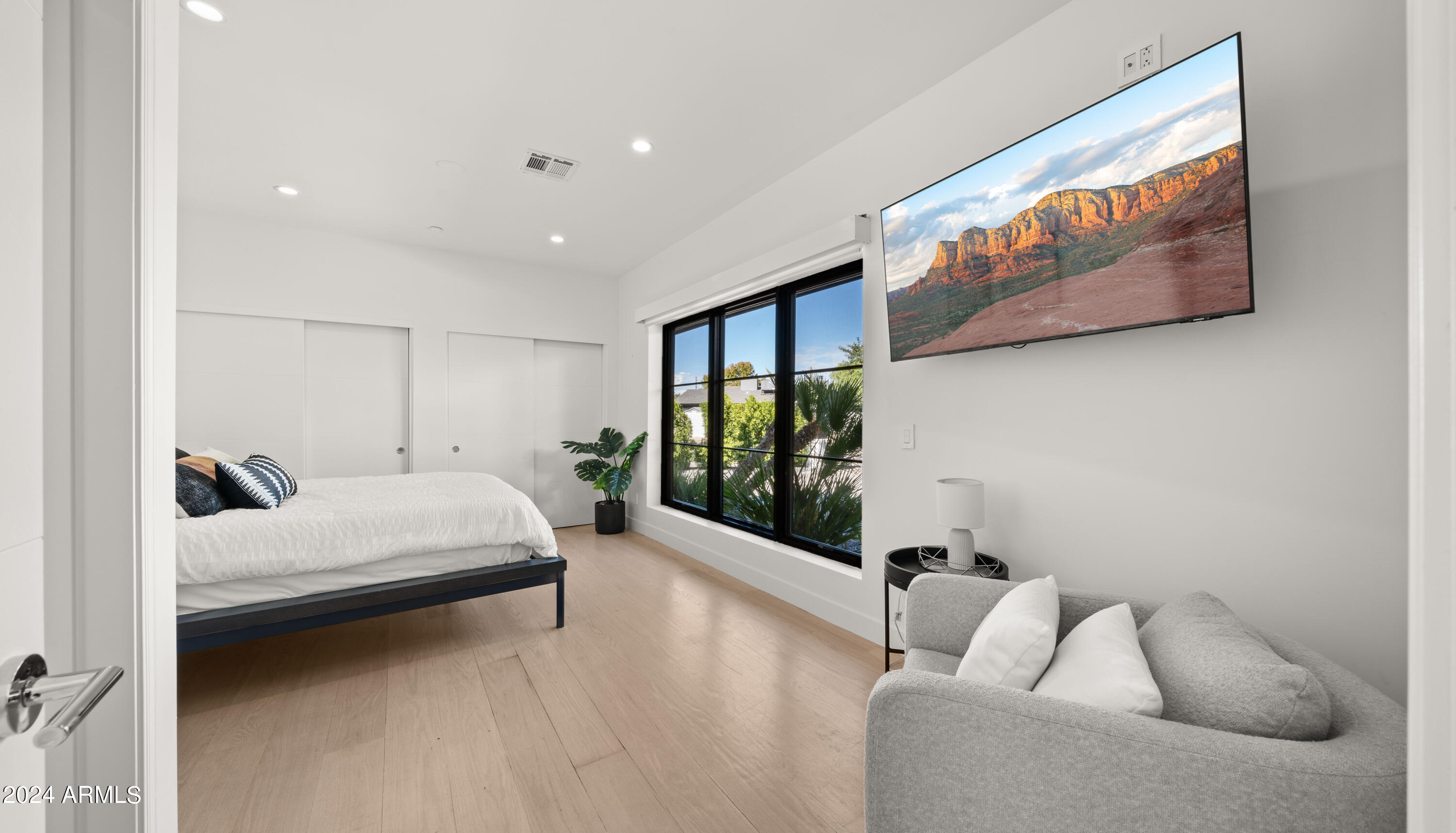 7501 E CHOLLA Lane