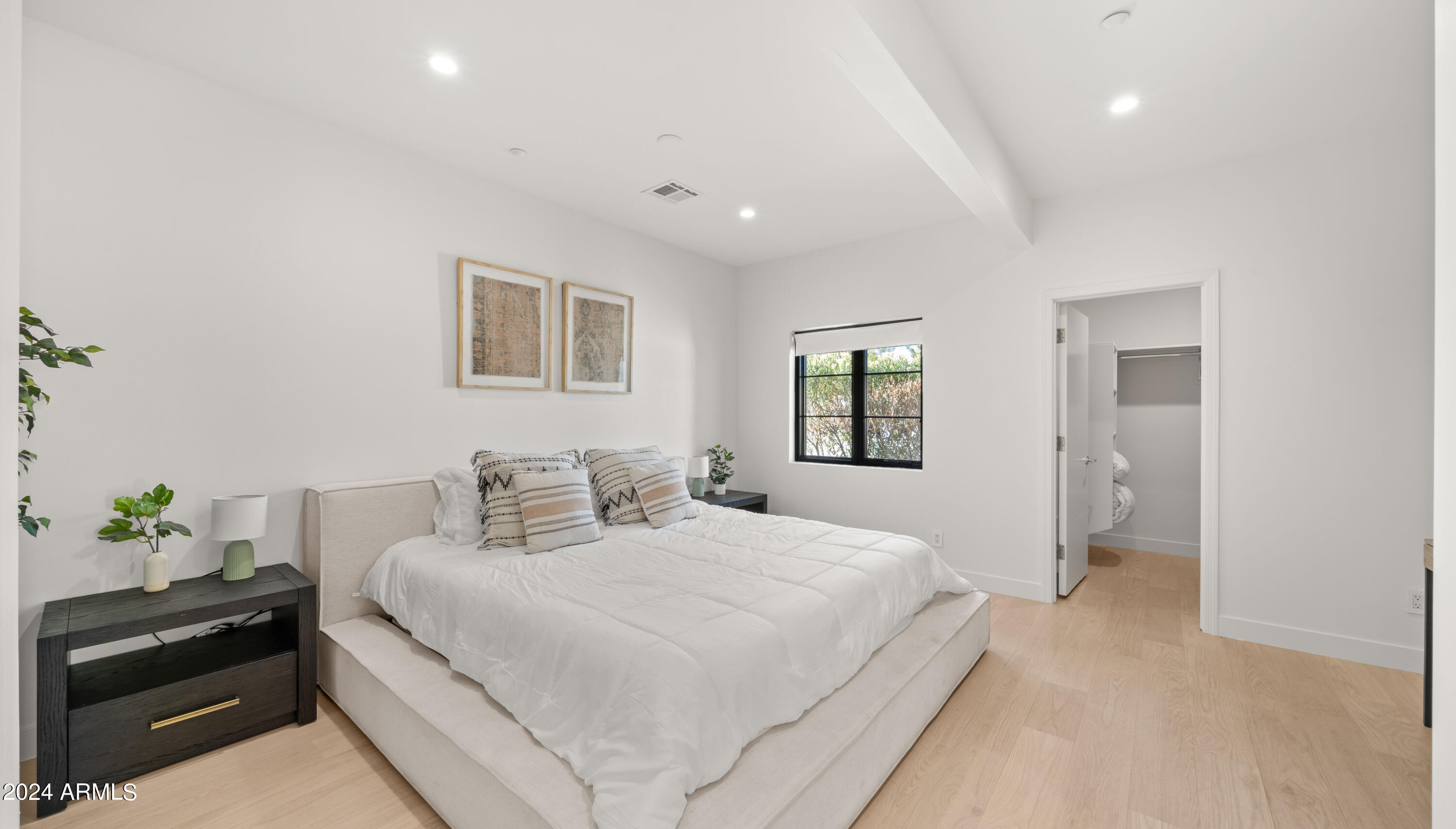 7501 E CHOLLA Lane