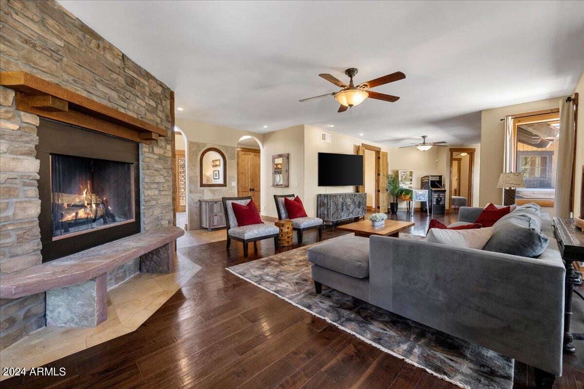 4525 W Murphys Station Circle