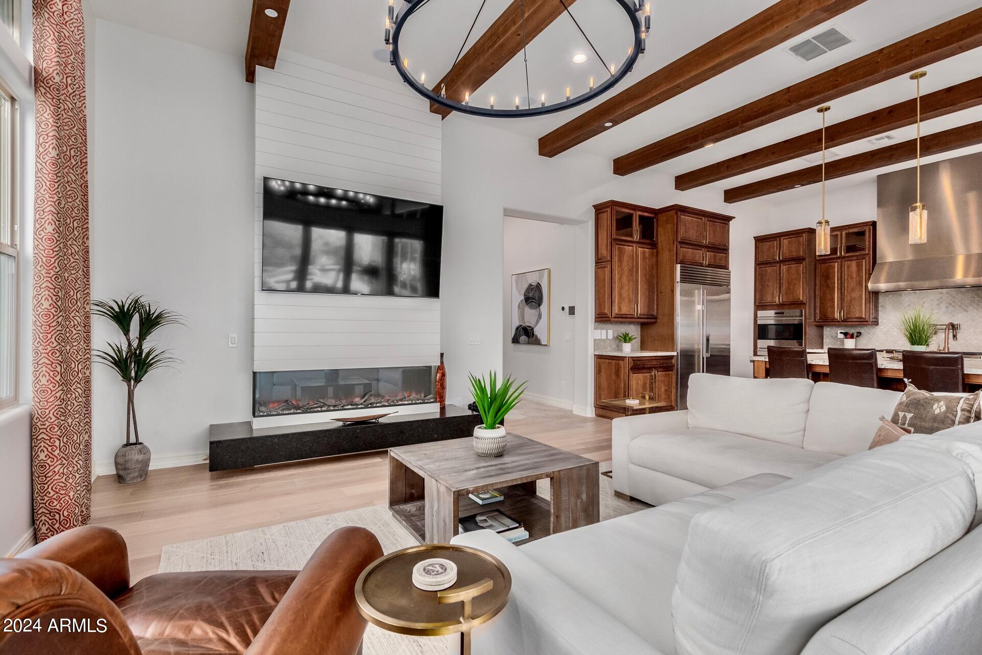 7250 E HIGH POINT Drive