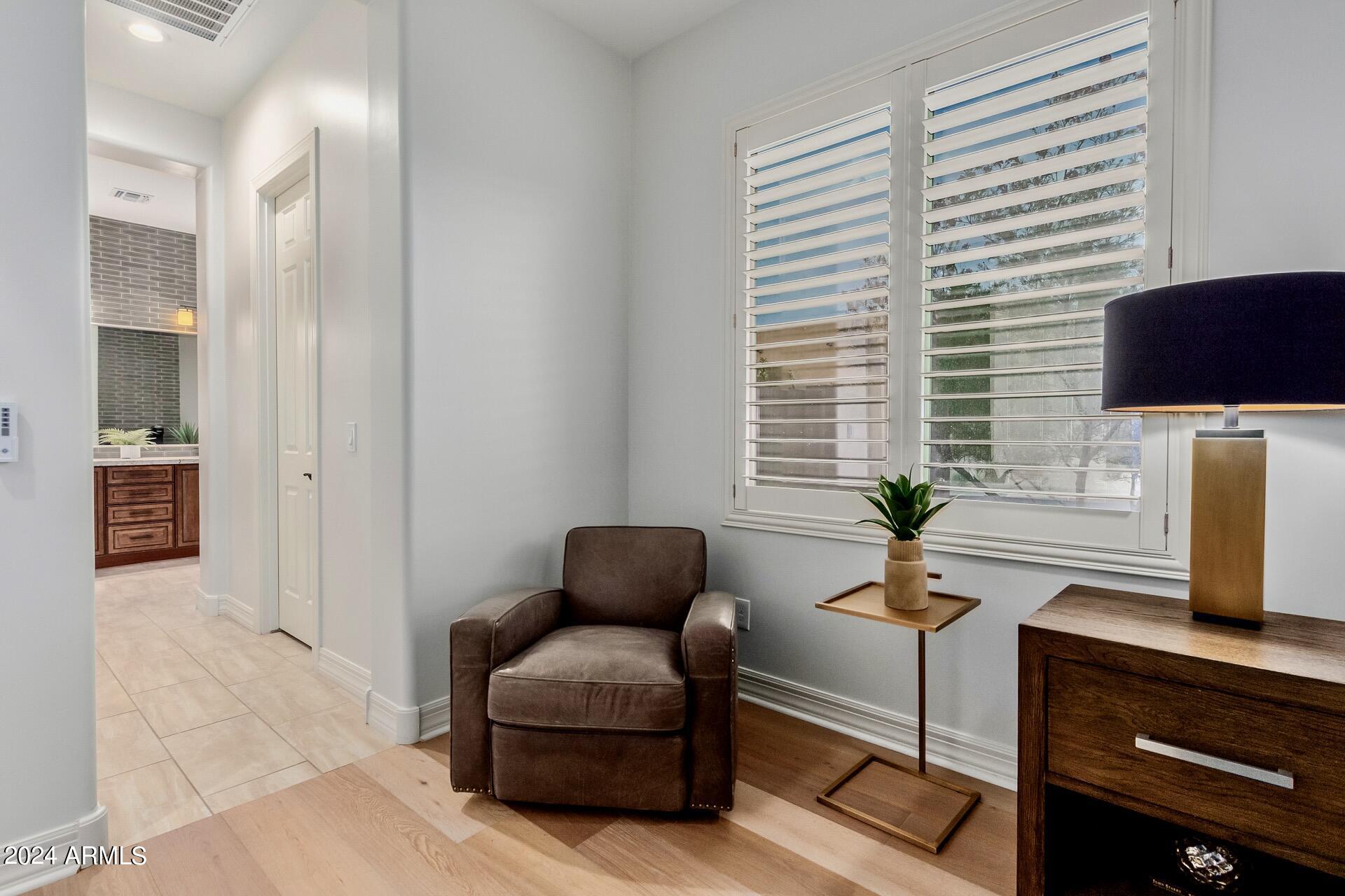 7250 E HIGH POINT Drive