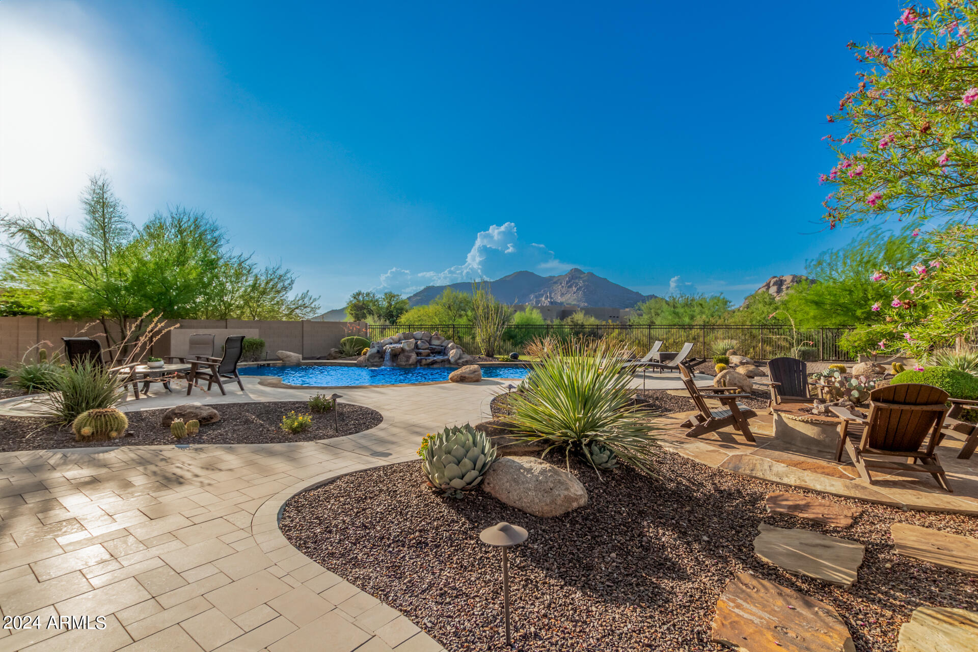 7250 E HIGH POINT Drive