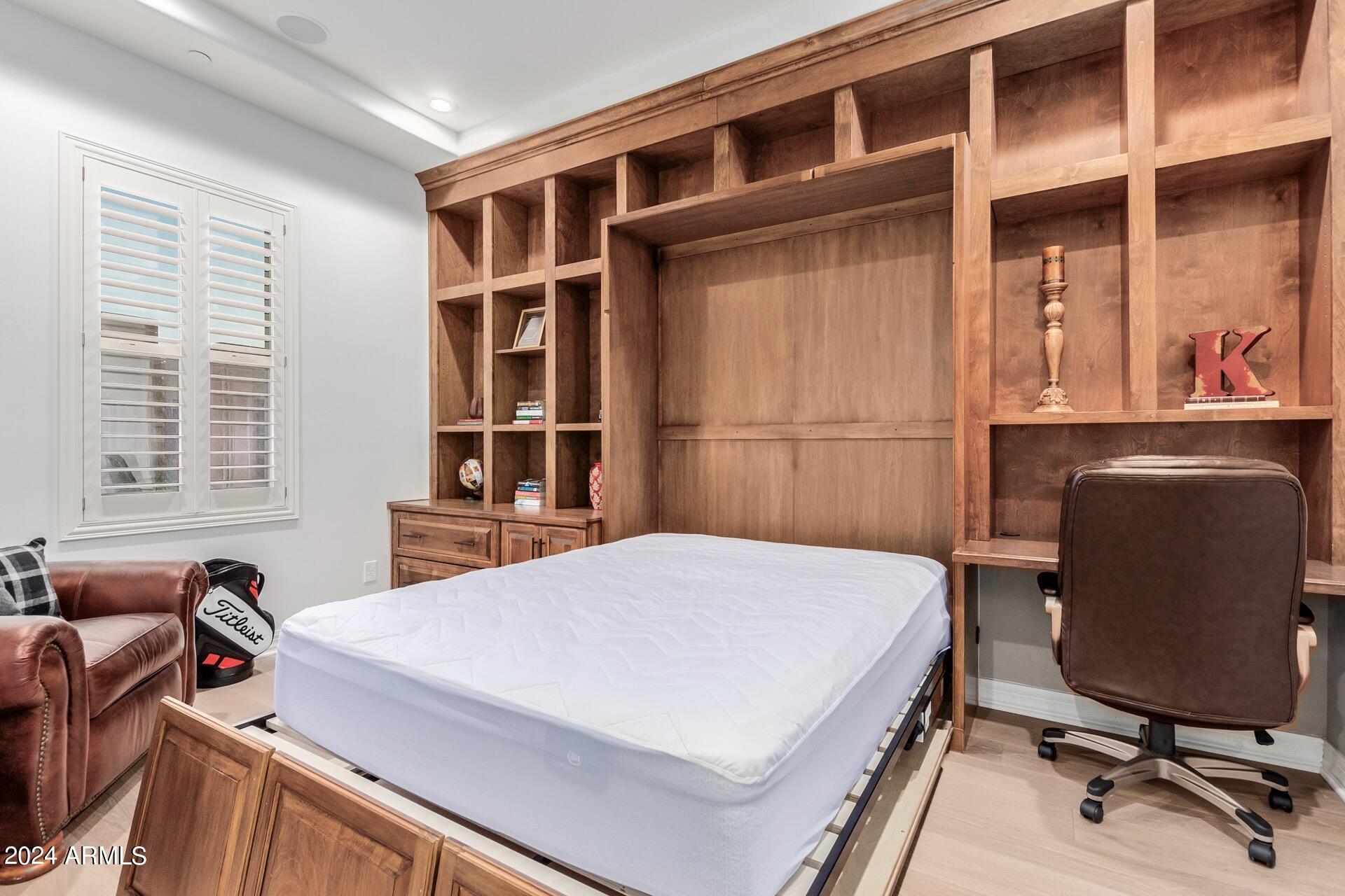 7250 E HIGH POINT Drive