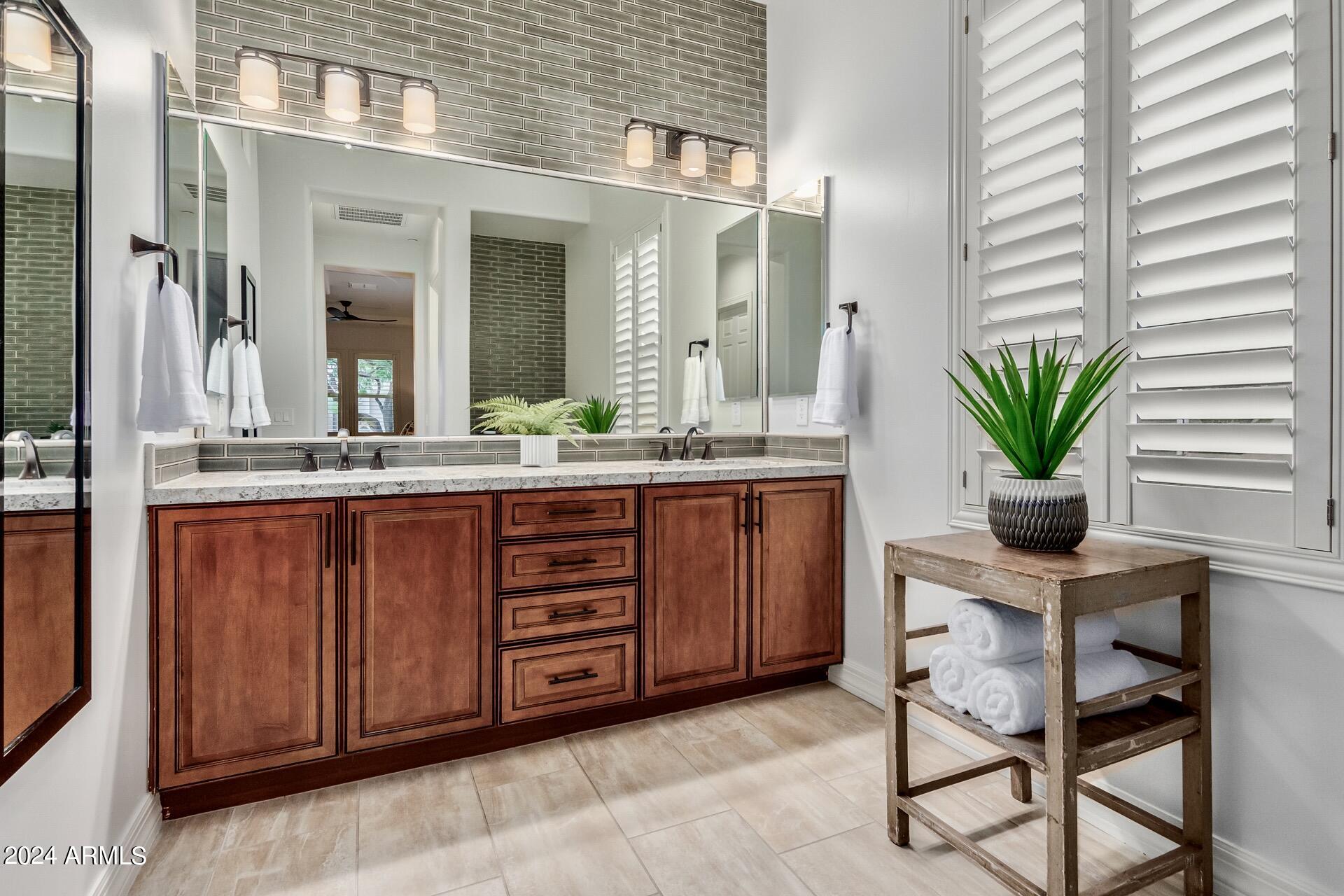 7250 E HIGH POINT Drive