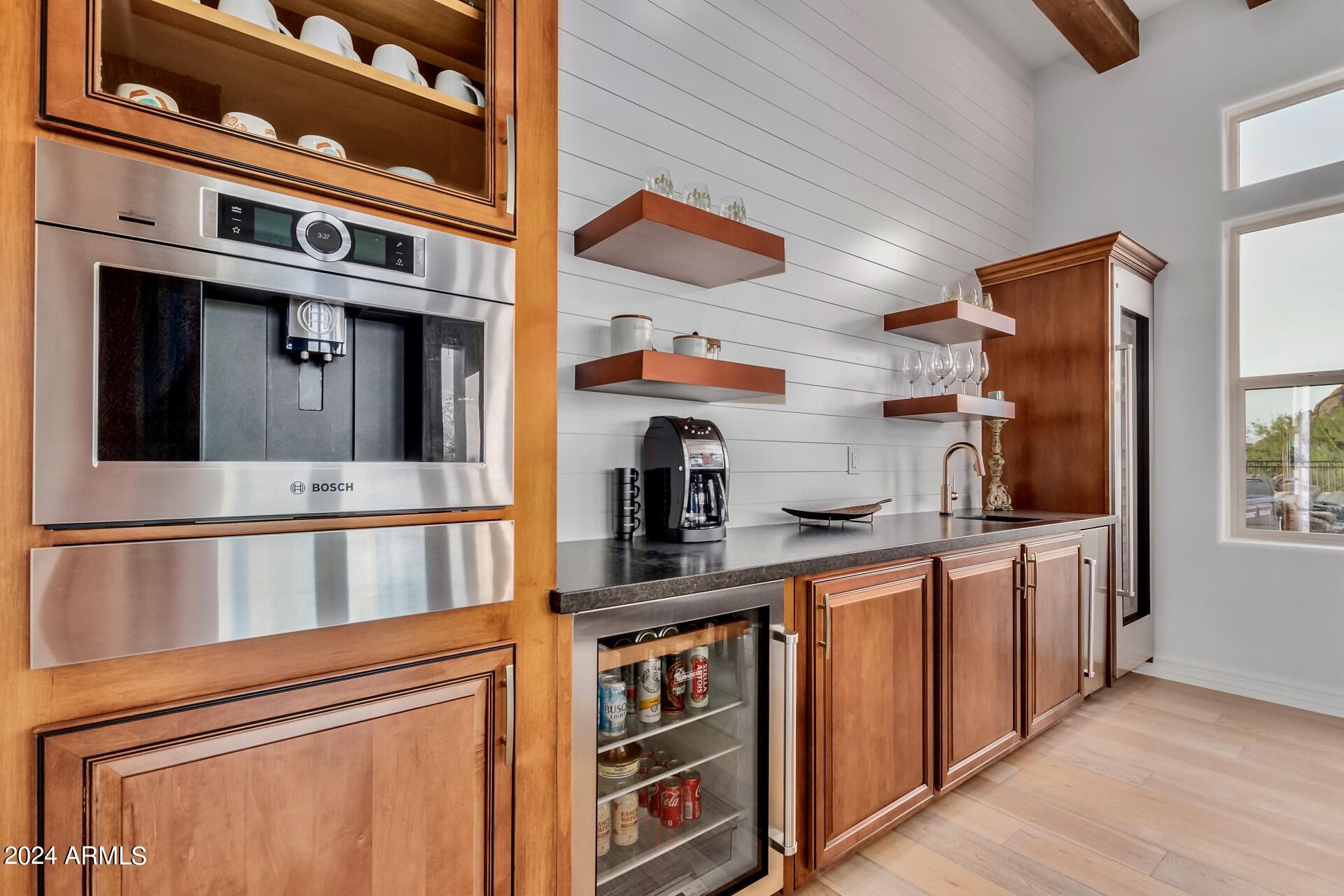 7250 E HIGH POINT Drive