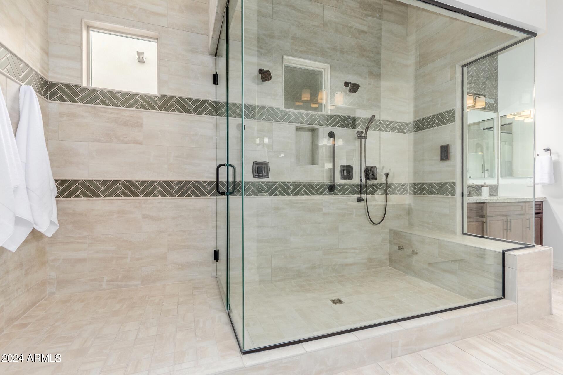 7250 E HIGH POINT Drive