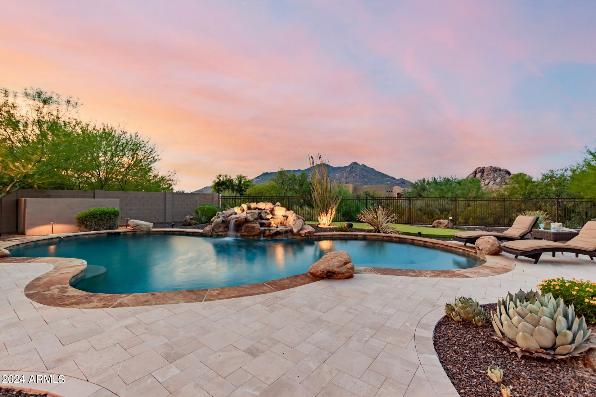 7250 E HIGH POINT Drive