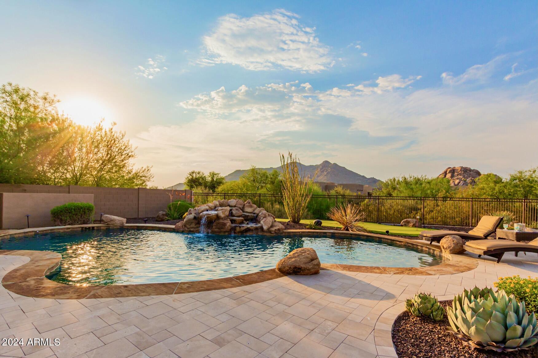 7250 E HIGH POINT Drive