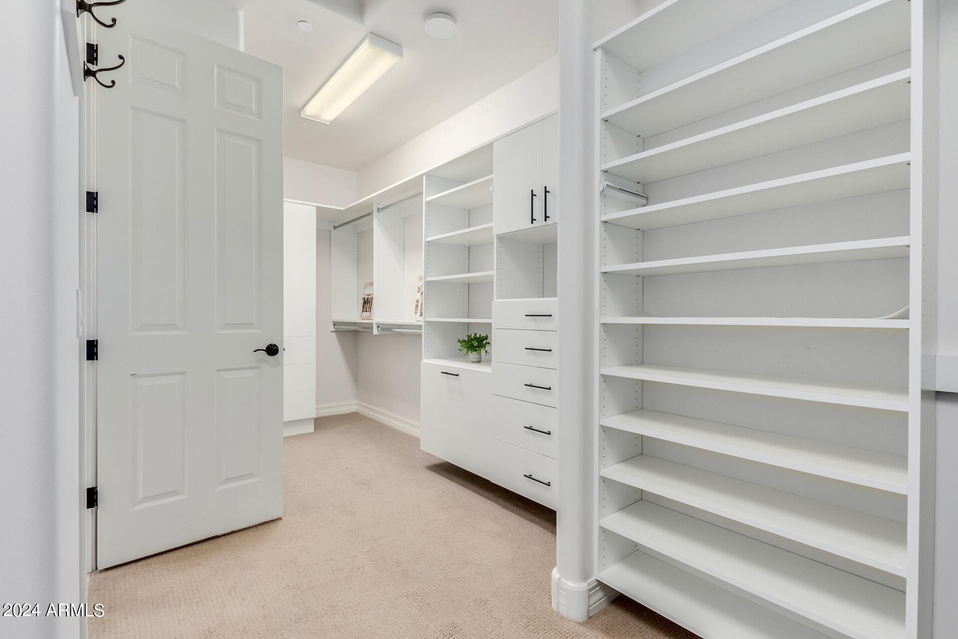 7250 E HIGH POINT Drive