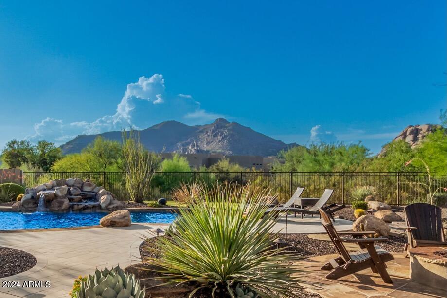 7250 E HIGH POINT Drive