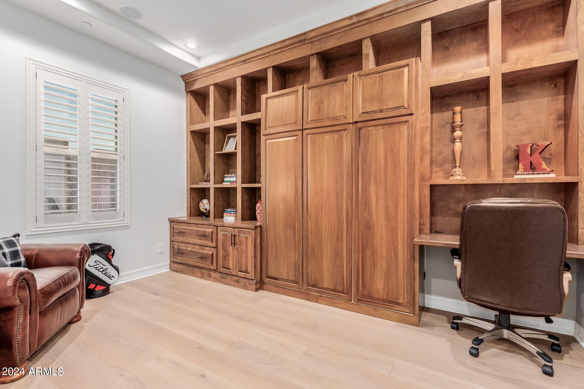 7250 E HIGH POINT Drive