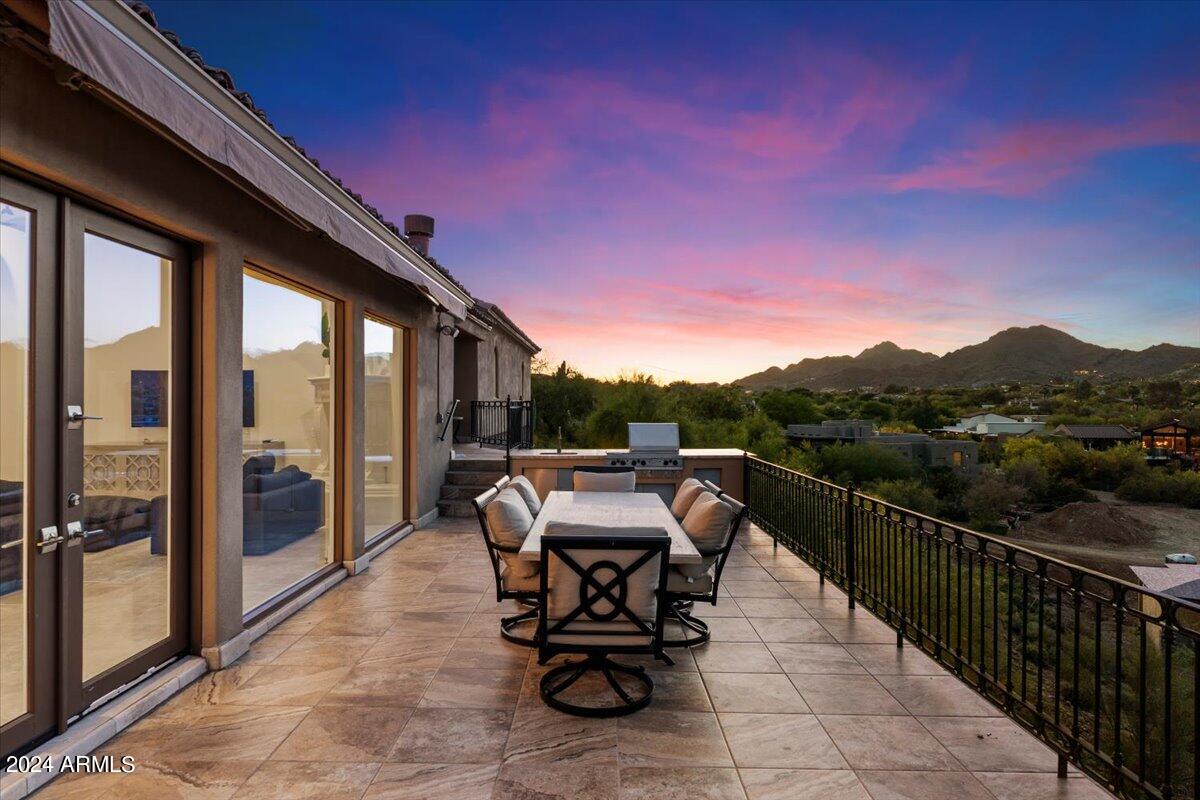 4490 E VALLEY VISTA Lane