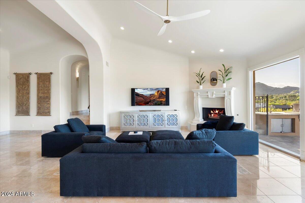 4490 E VALLEY VISTA Lane