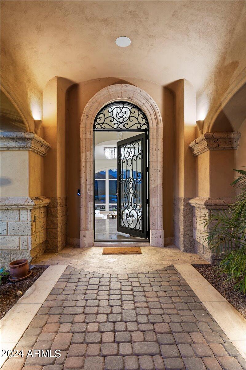 4490 E VALLEY VISTA Lane