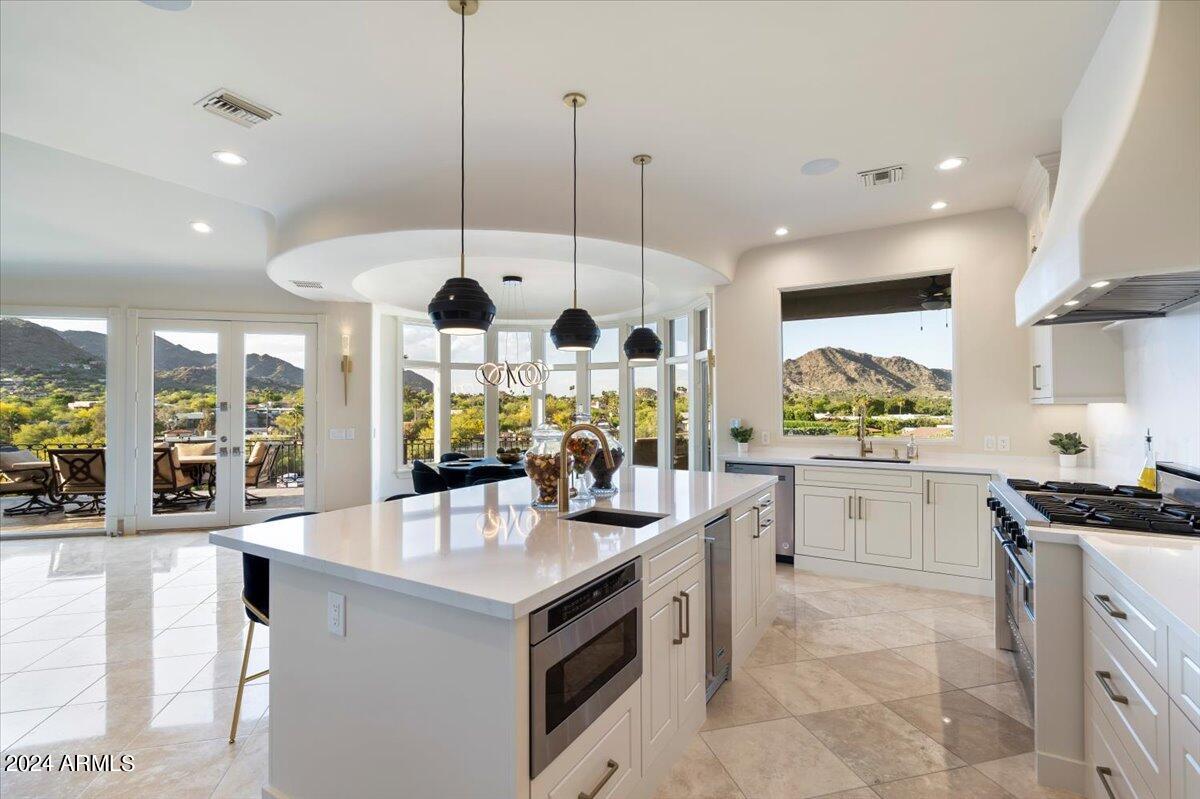 4490 E VALLEY VISTA Lane