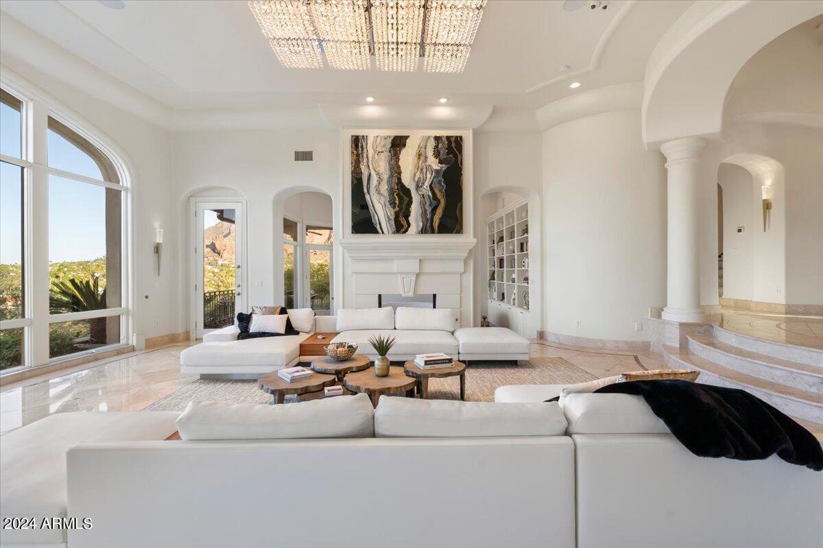 4490 E VALLEY VISTA Lane