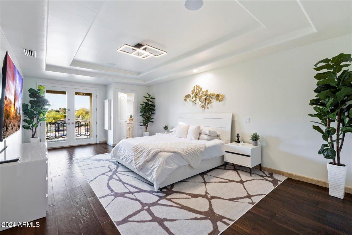 4490 E VALLEY VISTA Lane