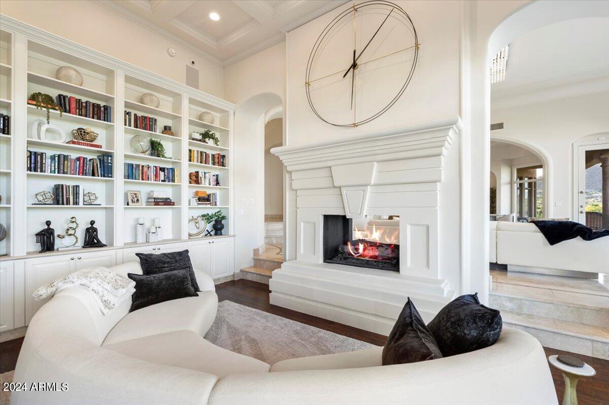 4490 E VALLEY VISTA Lane
