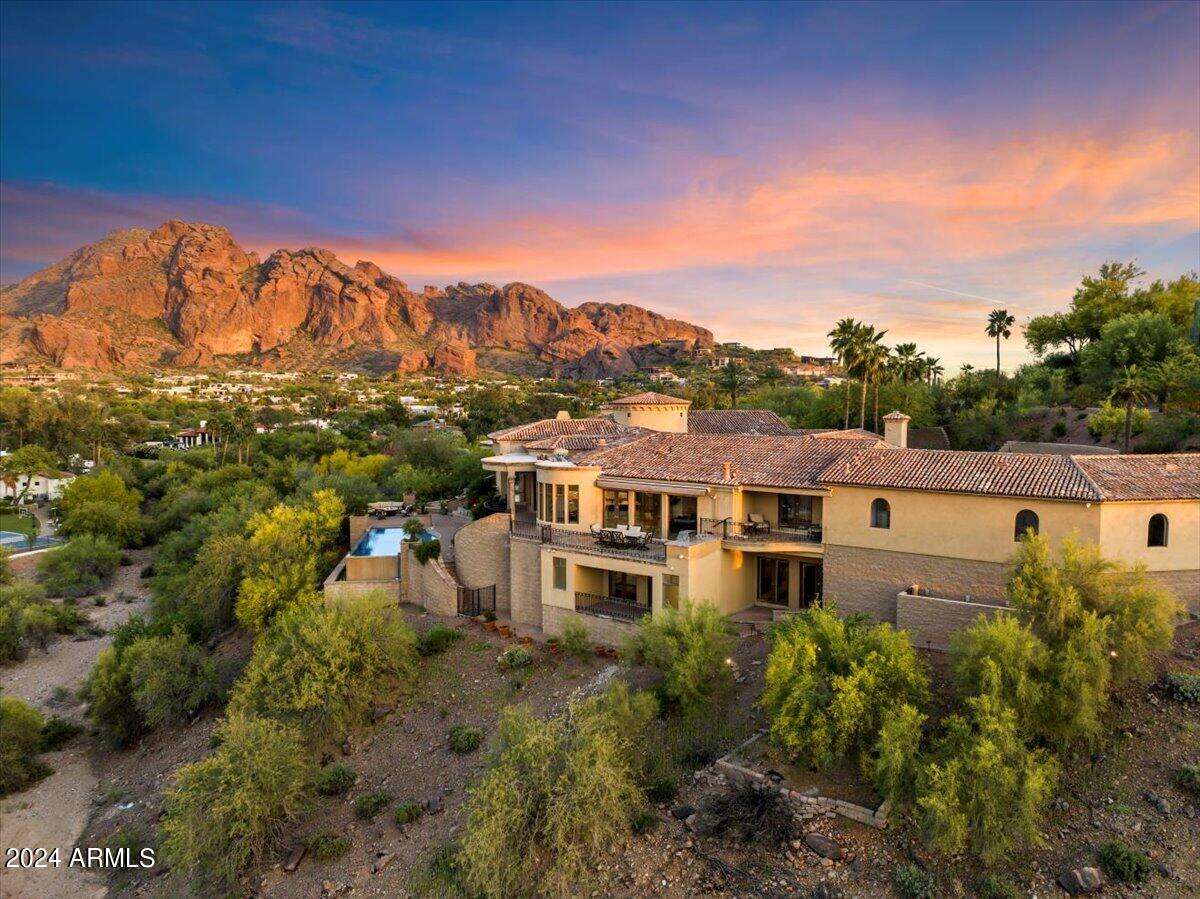 4490 E VALLEY VISTA Lane