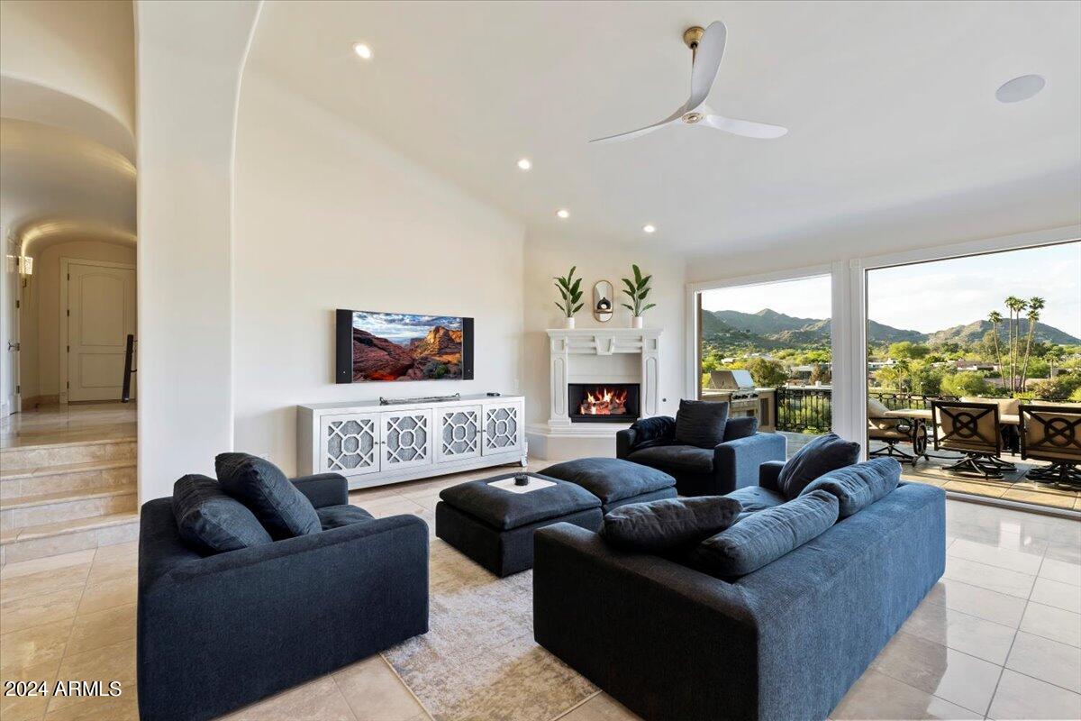 4490 E VALLEY VISTA Lane