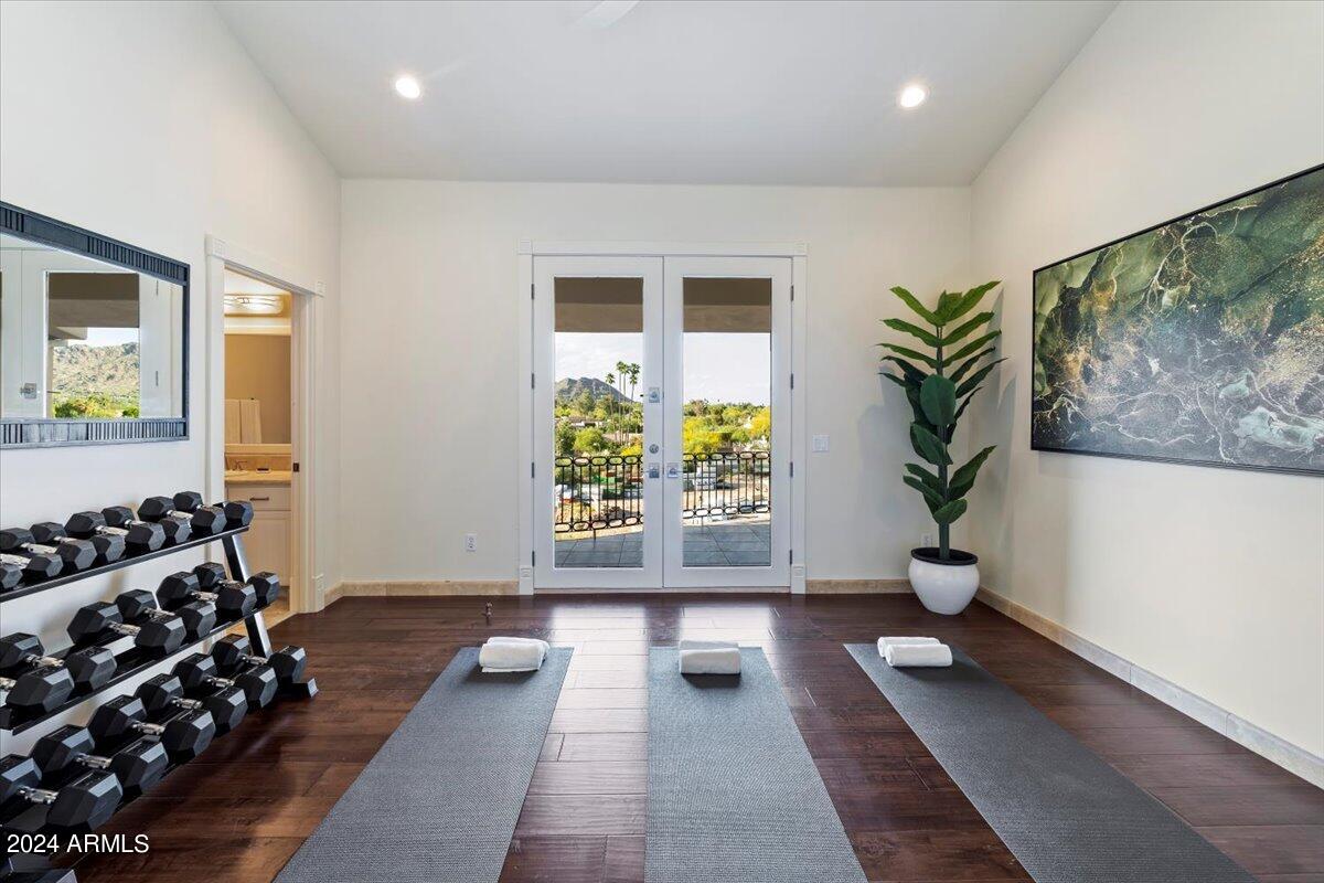 4490 E VALLEY VISTA Lane