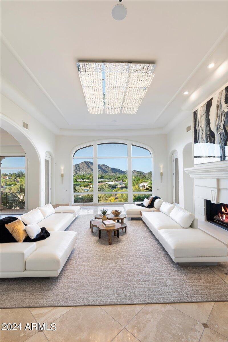 4490 E VALLEY VISTA Lane