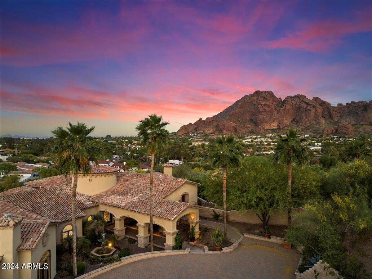 4490 E VALLEY VISTA Lane