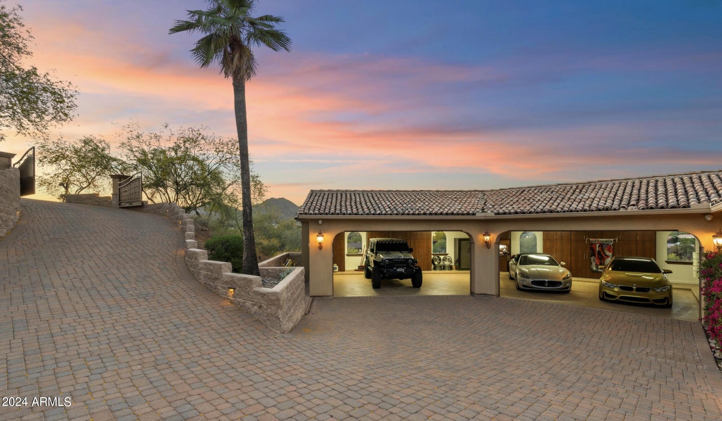 4490 E VALLEY VISTA Lane