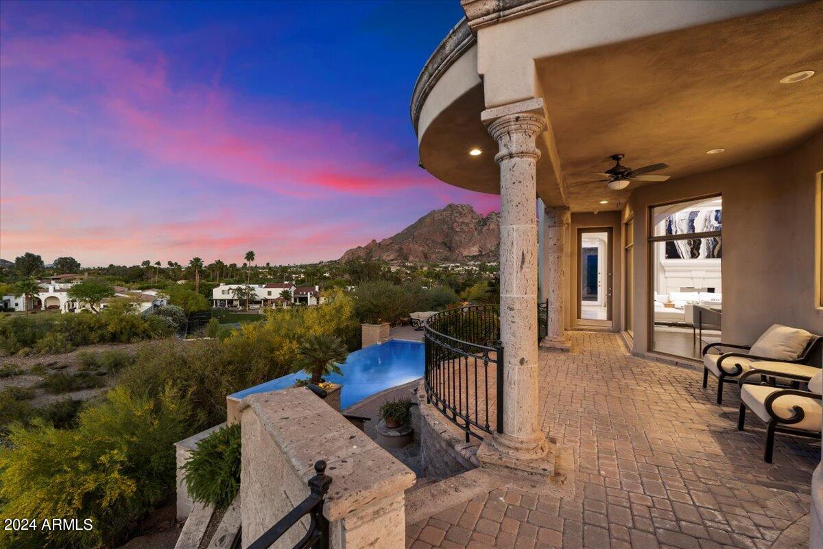 4490 E VALLEY VISTA Lane