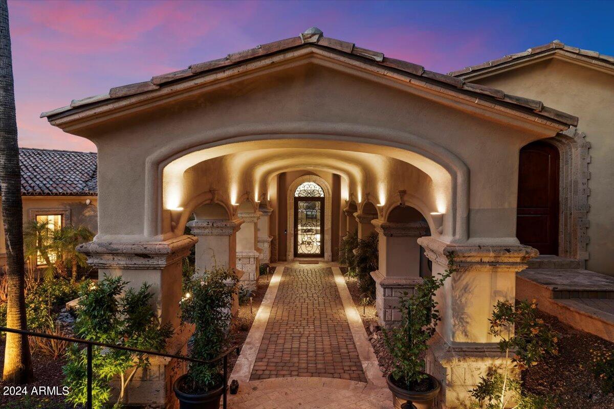 4490 E VALLEY VISTA Lane