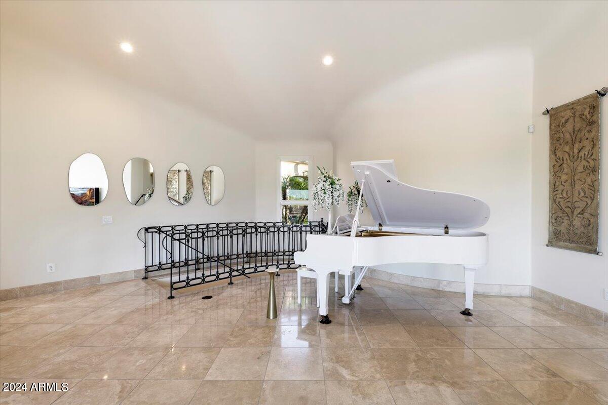 4490 E VALLEY VISTA Lane