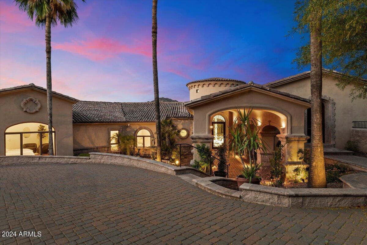 4490 E VALLEY VISTA Lane