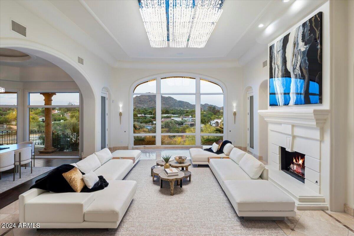 4490 E VALLEY VISTA Lane