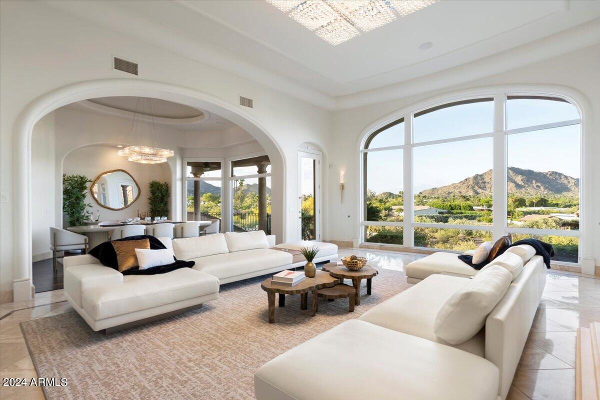 4490 E VALLEY VISTA Lane