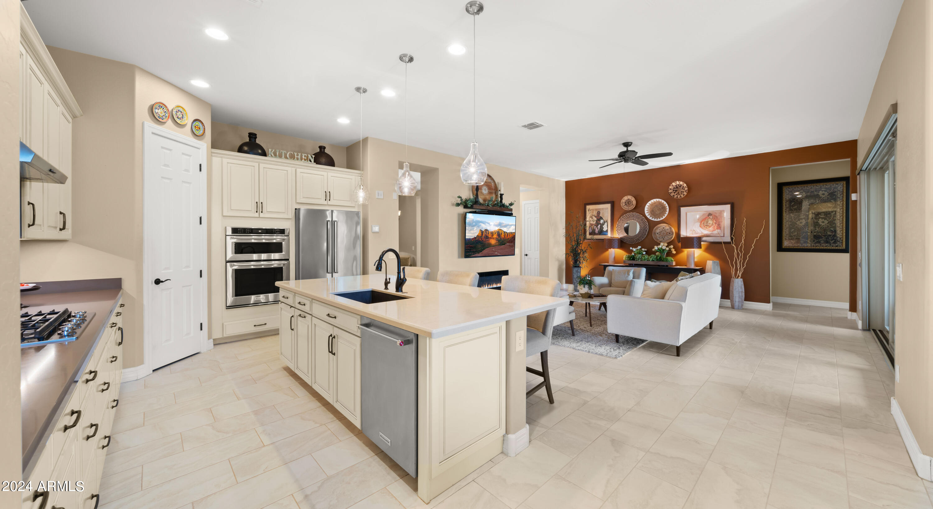 5653 S CROWLEY --
