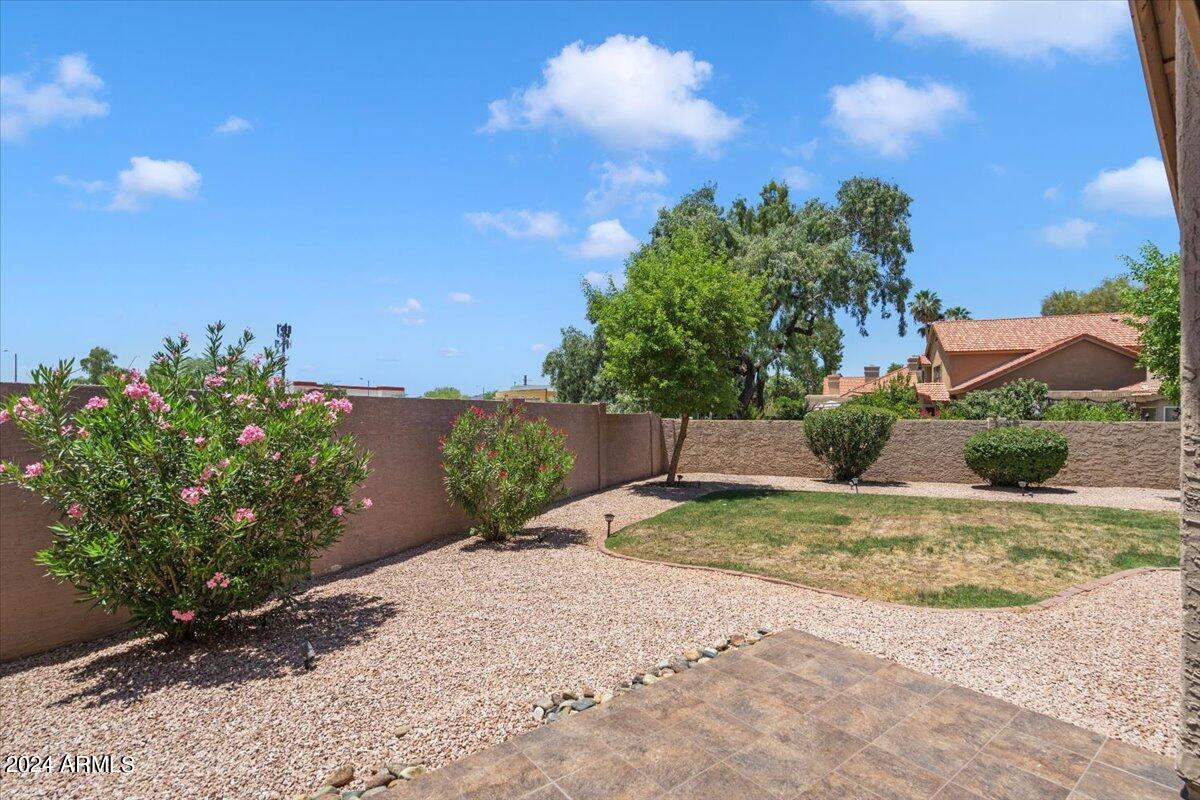 8883 E MESCAL Street